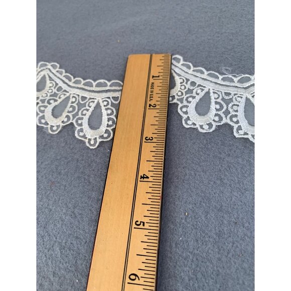 Vintage Ivory Vintage Lace Trim Scalloped Edging 3 yards 2.5" wide 1990s Sewing - Picture 3 of 6